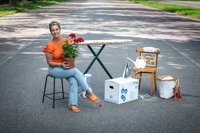 Met huisraad op straat