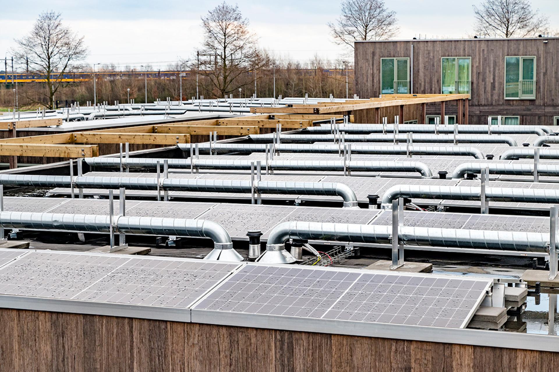 Zonnepanelen op houtbouw Nieuw-Vennep Ymere_Martin Waalboer